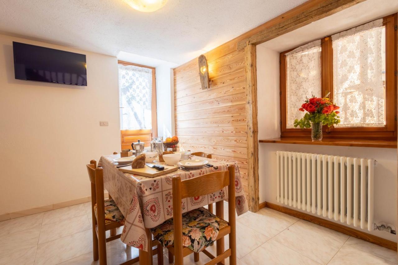 Le Vieux Noyer - Appartamenti Al Verde Villaggio Di Rumiod Saint-Pierre Εξωτερικό φωτογραφία