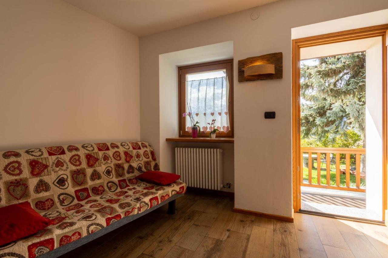 Le Vieux Noyer - Appartamenti Al Verde Villaggio Di Rumiod Saint-Pierre Εξωτερικό φωτογραφία