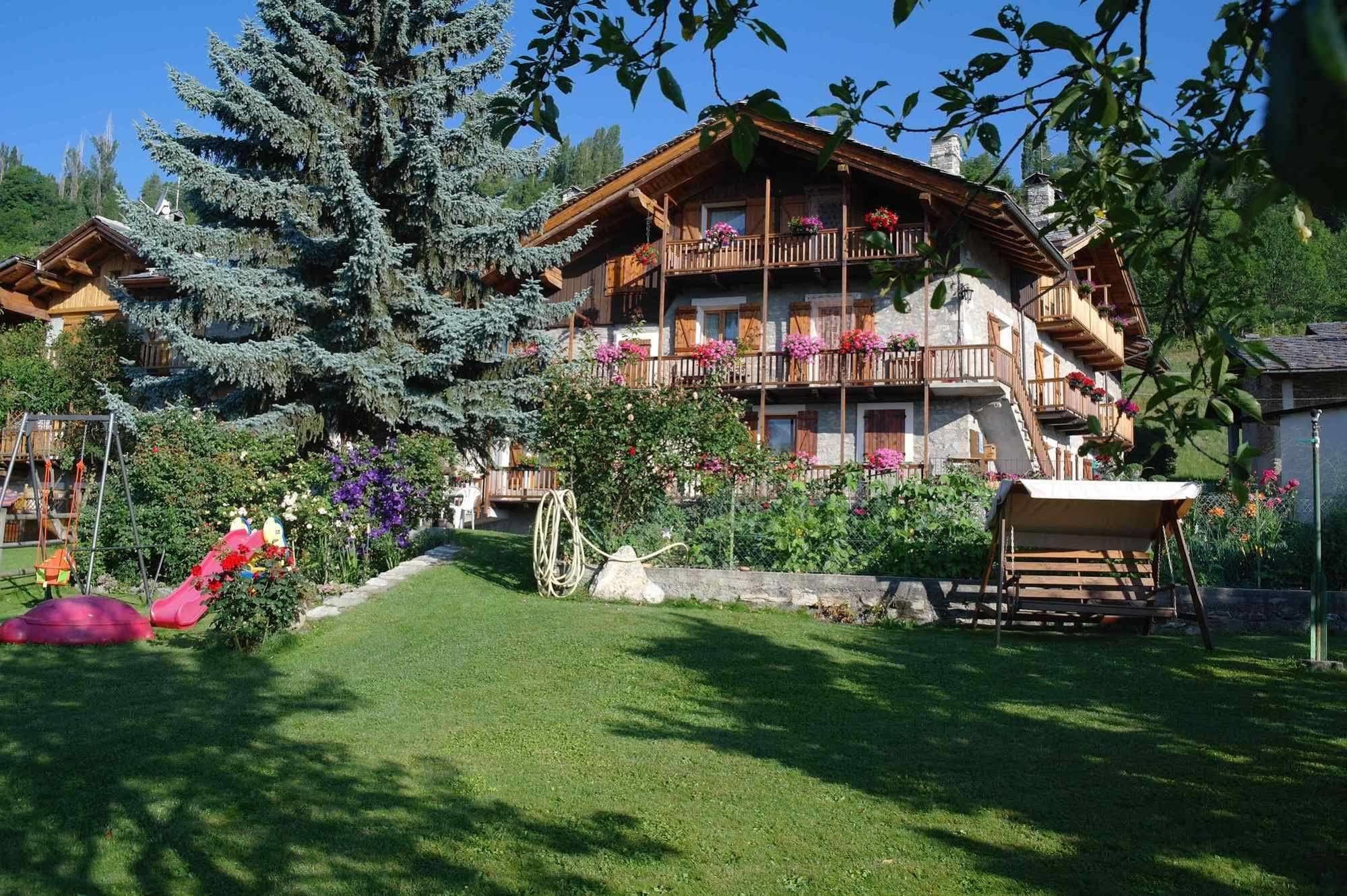 Le Vieux Noyer - Appartamenti Al Verde Villaggio Di Rumiod Saint-Pierre Εξωτερικό φωτογραφία